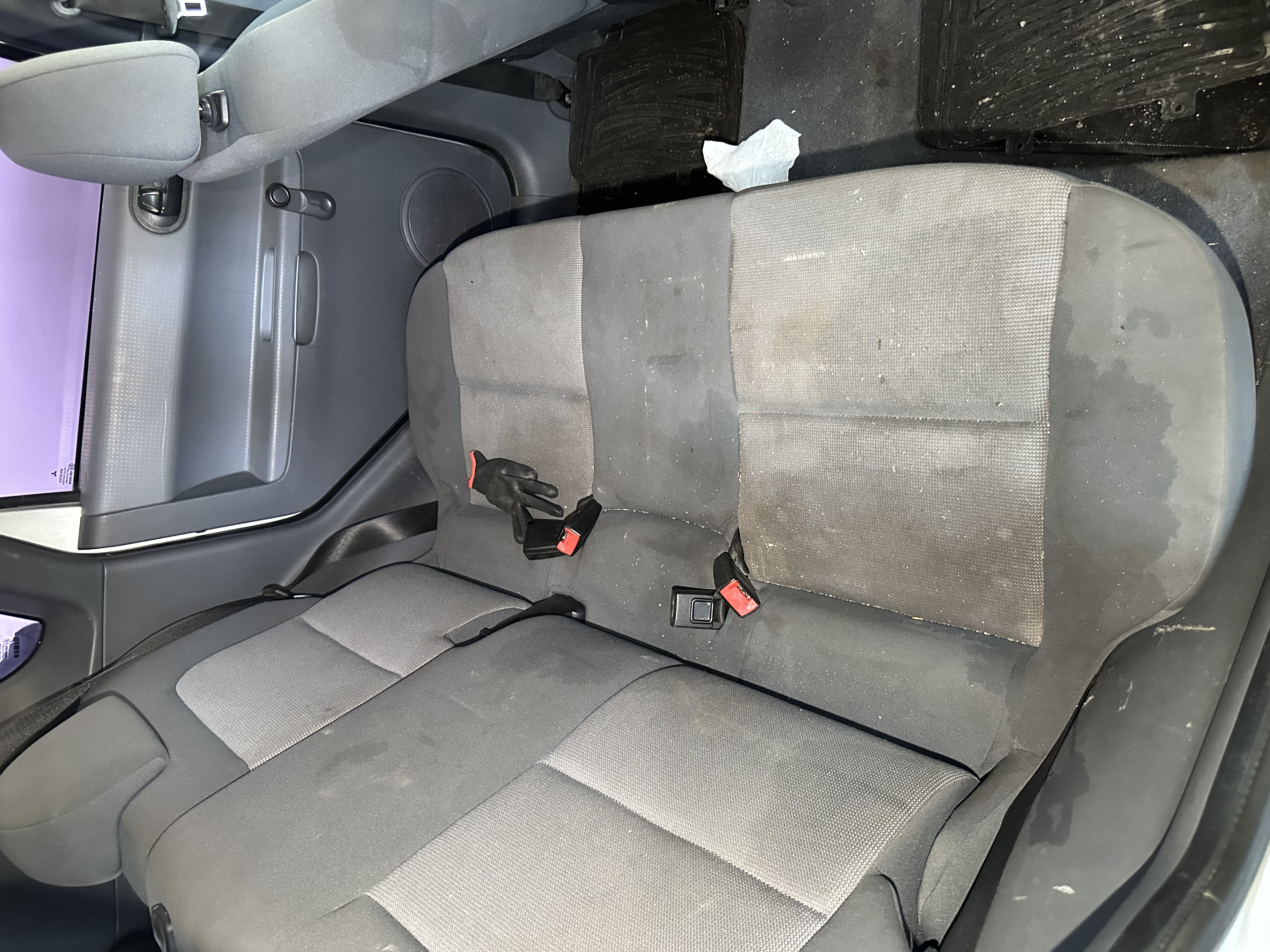 Zad Mitsubishi pred